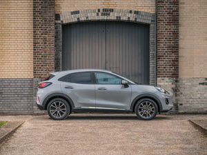 Supporting image for story: New car sales rise 1pc in April