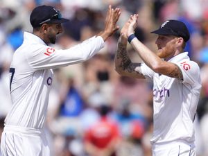 Supporting image for story: England make inroads to close in on series sweep
