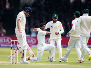 Supporting image for story: Warwickshire set to be without overseas star for opener