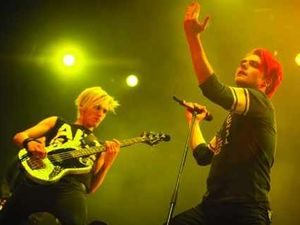 Supporting image for story: My Chemical Romance wow LG Arena