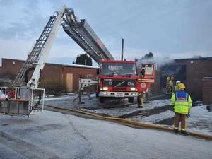 Supporting image for story: Factories destroyed in blaze