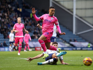Supporting image for story: West Brom boss explains surprise Lewis Dobbin call in Preston draw
