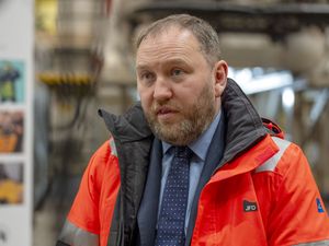 Supporting image for story: Ian Murray to cut steel on barge that will help deliver three new Navy ships