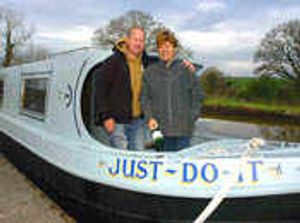 Supporting image for story: Setting sail on a DIY boat