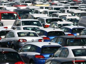 Supporting image for story: New car market down 1.6% last month