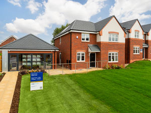 Supporting image for story: First residents move into new Stourport homes