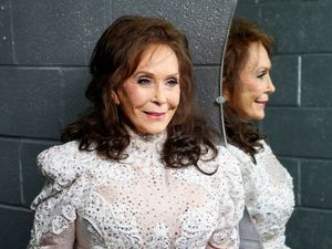 Supporting image for story: Dolly Parton leads tributes to ‘wonderful talent’ of country singer Loretta Lynn