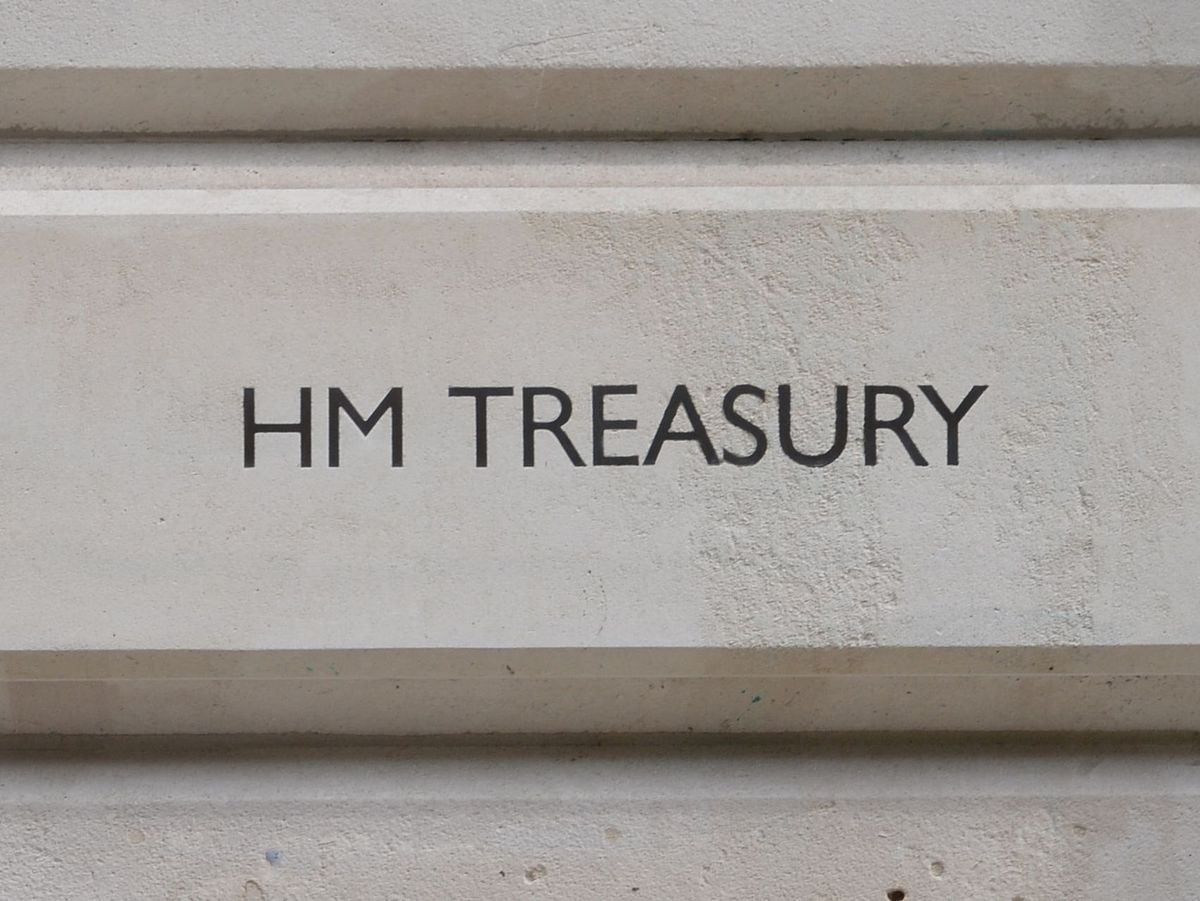 UK government bonds rally but pound falls further after Reeves speech UK government bonds rally but pound falls further after Reeves speech