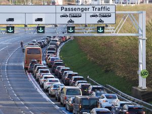 Supporting image for story: Eurostar cancels all services with no power in Channel Tunnel