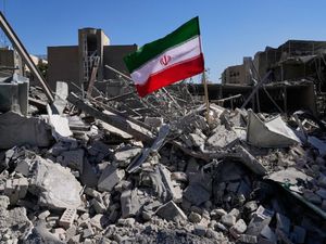 Supporting image for story: Israel steps up air strikes in Tehran as Iran widens response across region