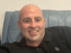 Supporting image for story: Fit and healthy dad finally home after 40 days in hospital with Covid