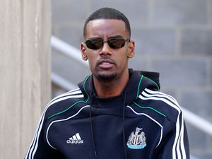 Supporting image for story: Thierry Henry believes Alexander Isak should be allowed to leave Newcastle