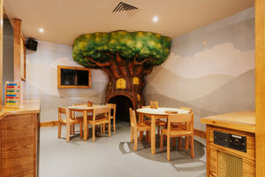 Woodie's Den at the Knot and Plough