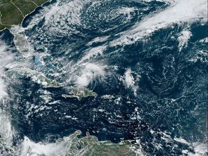 Supporting image for story: Hurricane Oscar makes landfall in the Bahamas and heads toward Cuba