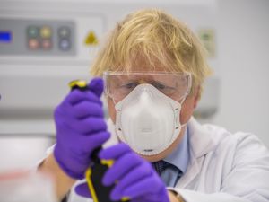 Supporting image for story: Boris Johnson defends visit to vaccine lab hit by coronavirus outbreak