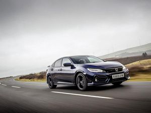 Supporting image for story: First Drive: Minor upgrades keep the Honda Civic a family hatchback major