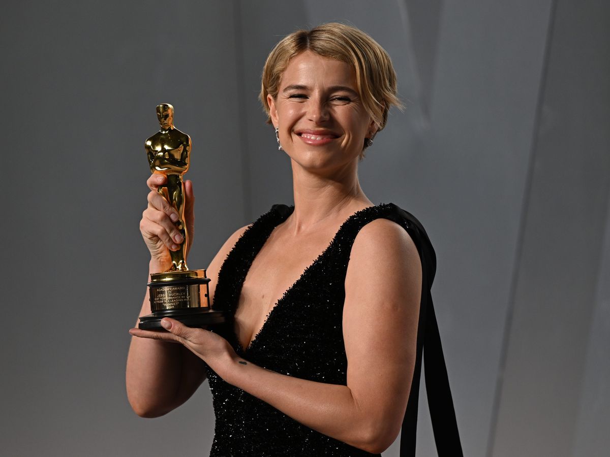 President Connolly leads congratulations to Irish Oscar winners