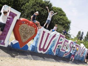 Supporting image for story: Fans ‘cannot believe their luck’ as sun shines on Isle of Wight Festival