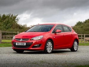 Supporting image for story: Vauxhall Astra used in Top Gear’s Star in a Reasonably Priced Car segment goes under the hammer