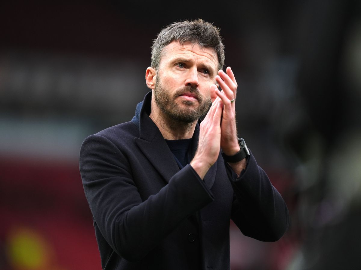 Michael Carrick plays down Wayne Rooney backing for permanent Man Utd role