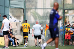 Yerson Mosquera after being sent off (Getty)