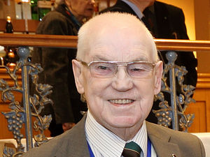 Supporting image for story: Star man and hospital stalwart Graham dies