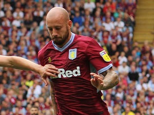 Supporting image for story: Steve Bruce: 'Ridiculous' Alan Hutton epitomises everything I want in a player