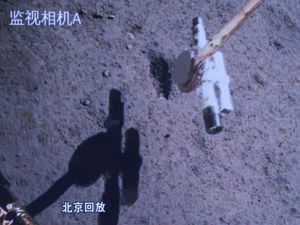 Supporting image for story: Chinese spacecraft leaves moon’s surface carrying rocks