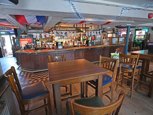 Supporting image for story: Get a feel for an instantly recognisable landmark of a pub 'where everybody knows your name'