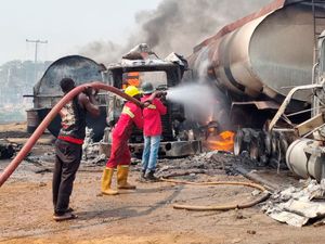 Supporting image for story: Death toll in Nigeria tanker explosion rises to 98