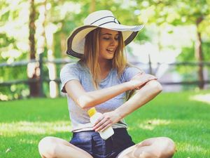 Supporting image for story: Women are giving heartwarming advice to their 20-year-old selves on social media