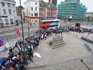 Supporting image for story: Queue jump anger over V Festival tickets