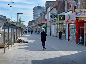 Supporting image for story: Shropshire Star comment: Online shopping killing our high streets