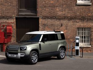 Supporting image for story: Plug-in hybrid powertrain added to Defender line-up