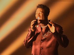 Supporting image for story: Dutch belt out their return to Eurovision with violins