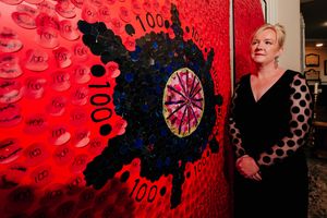 Poppy wall artist Lyn Evans