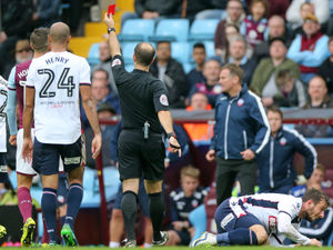 Supporting image for story: Aston Villa midfielder Glenn Whelan accuses Bolton's Adam Le Fondre of fooling the referee for Neil Taylor red card
