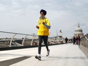 Supporting image for story: British marathon runner Fauja Singh dies in road accident aged 114