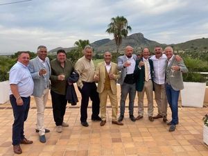 Supporting image for story: Bully tees up win after 17 years in footballers’ golf tournament