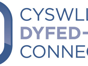 Supporting image for story: New police community messaging app released across Mid and West Wales