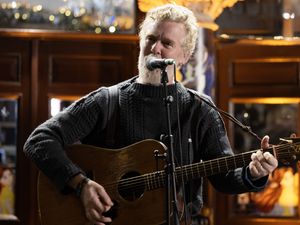 Supporting image for story: Charity busk draws hundreds to Dublin city centre