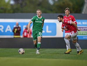 Ryan Stirk in possession for the Saddlers (Owen Russell)