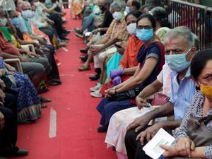 Supporting image for story: India struggles to cope with demand as coronavirus outbreak spreads