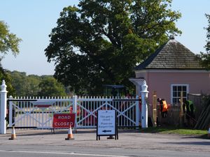 Supporting image for story: Exclusion zone coming into force around William and Kate’s new home