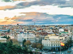 Supporting image for story: Explosion in Madrid from suspected gas leak injures 25