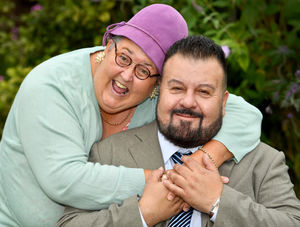 Supporting image for story: Teacher stranded in Russia meets comedienne 'who got him through the dark times' 