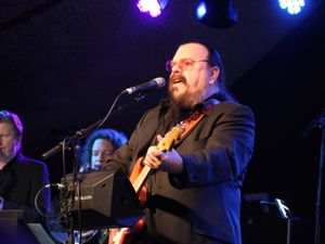 Supporting image for story: Roy Wood to play Shrewsbury