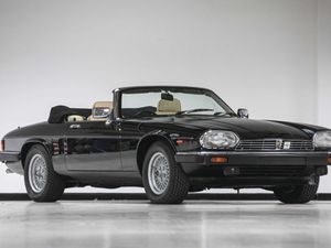 Supporting image for story: Classic cars break six new world records at auction