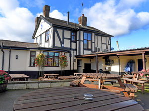 Supporting image for story: See inside the Black Country inn run by popular couple who'd never managed a pub before