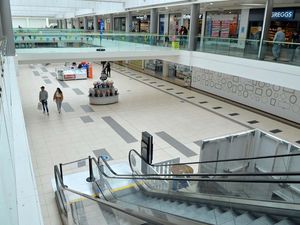 Supporting image for story: Wolverhampton Mander Centre manager urges all customers to wear masks